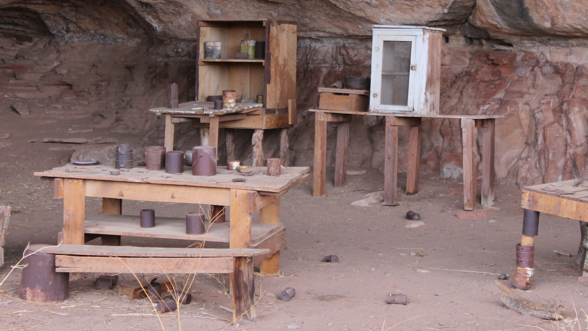 Canyonlands Needles District Full Day Private Sightseeing or Hiking Tour